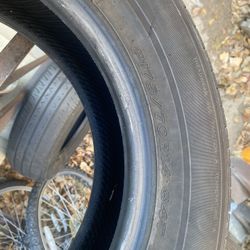 Tengo Estas llantas De. Benta Son Para Un Carro Chico Y Estos Rines 