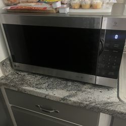 LG Microwave  Large