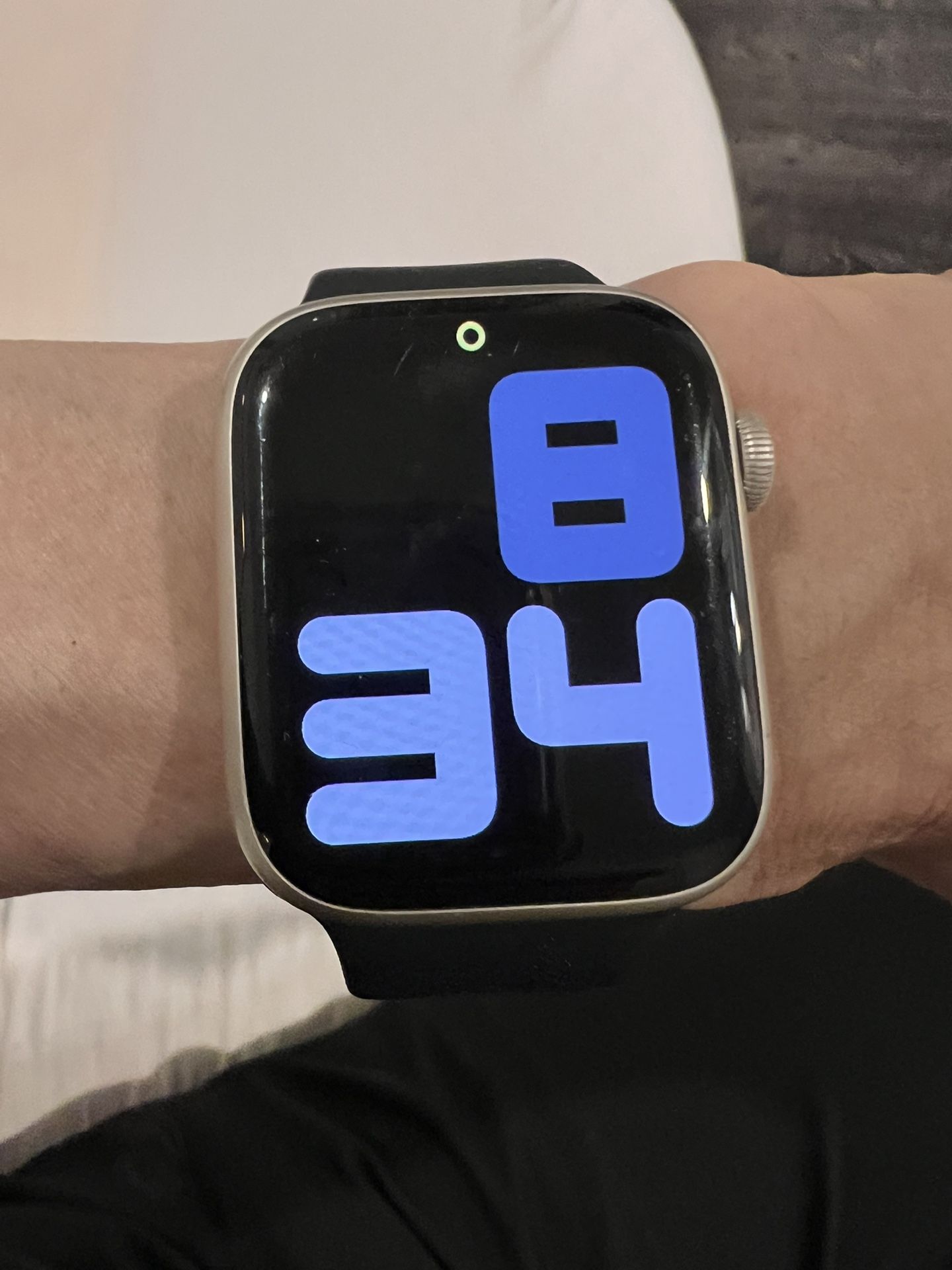 Apple Watch 7 (GPS + Cellular)