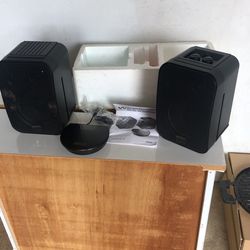 Advent Wireless 900 MHZ stereo speaker system brand new