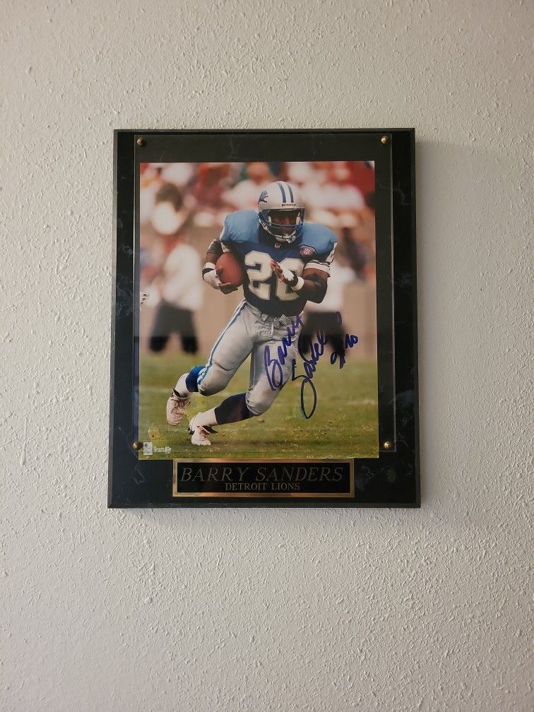Barry Sanders Autographed Plaque W/ Autograph certificate
