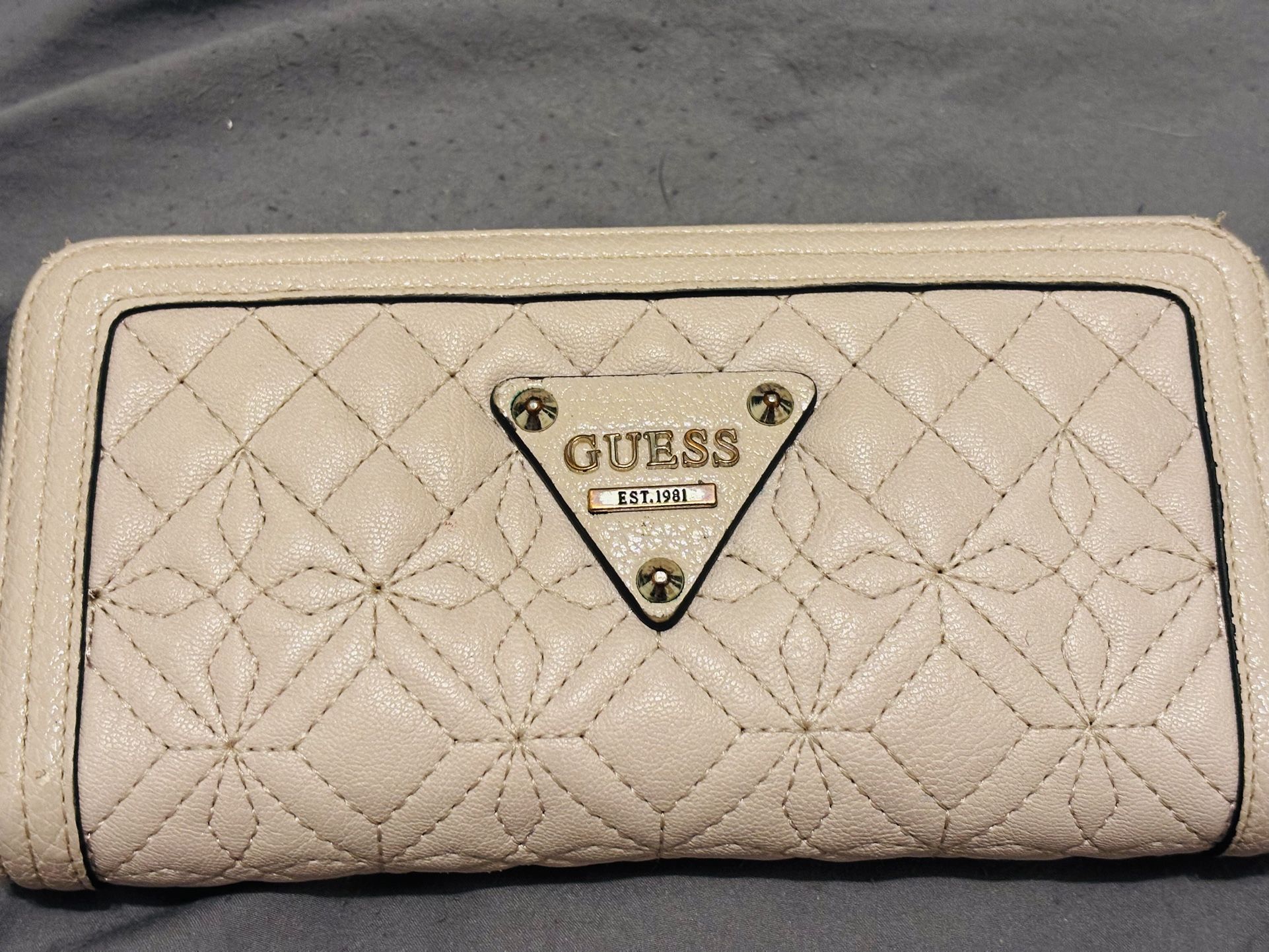 GUESS Full Sized Zipper Wallet