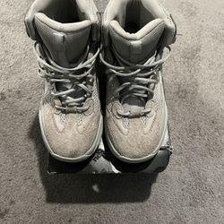 Yeezy Boots  Size 10