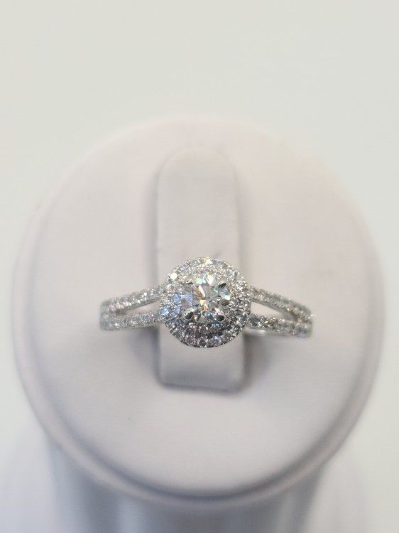 14k Gold 3/4ctw 1/4ct VS2 H Center Diamond Engagement Ring