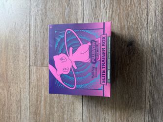 Pokemon Fusion Strike Elite Trainer Box