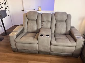 Power Reclining Loveseat with Console
