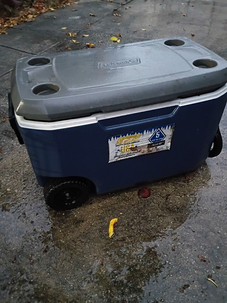 Coleman Classic Series 62-Quart Wheeled Cooler