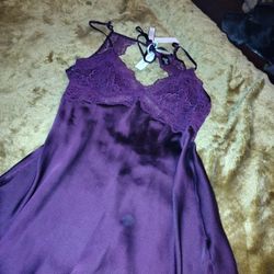 marroon nightie new. victorias secret size. small