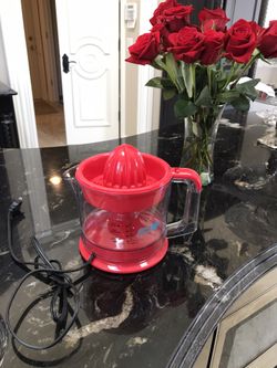 Electrical to juice lemon or oranges