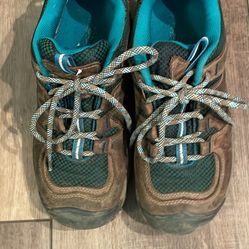 Woman’s Keen Hiking Shoes 6.5