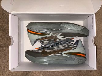 Nike basketball shoes size 10