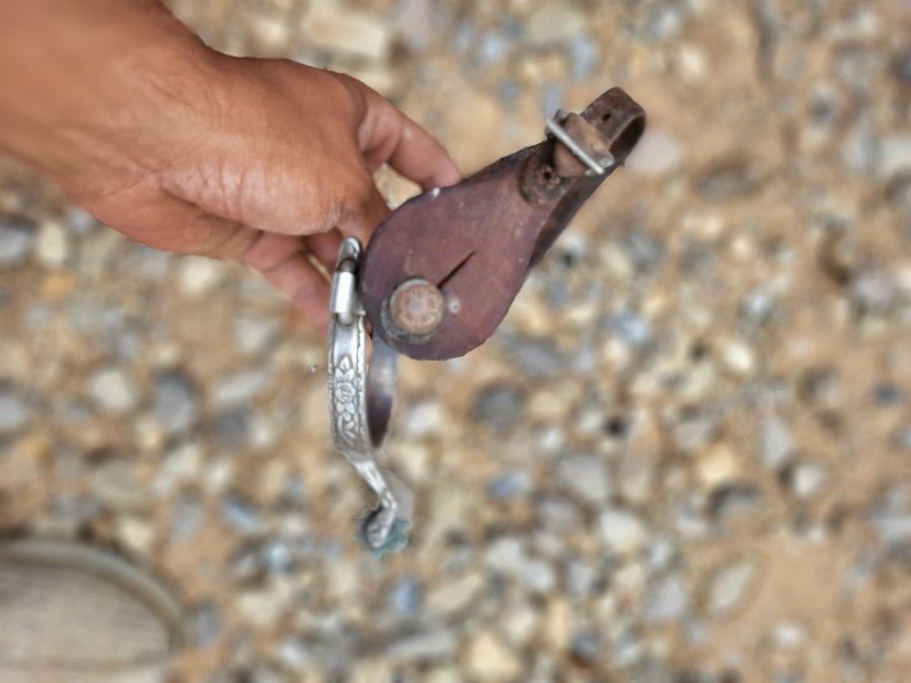 Vintage Western Cowboy Spur with Leather Strap – Engraved Floral Design
