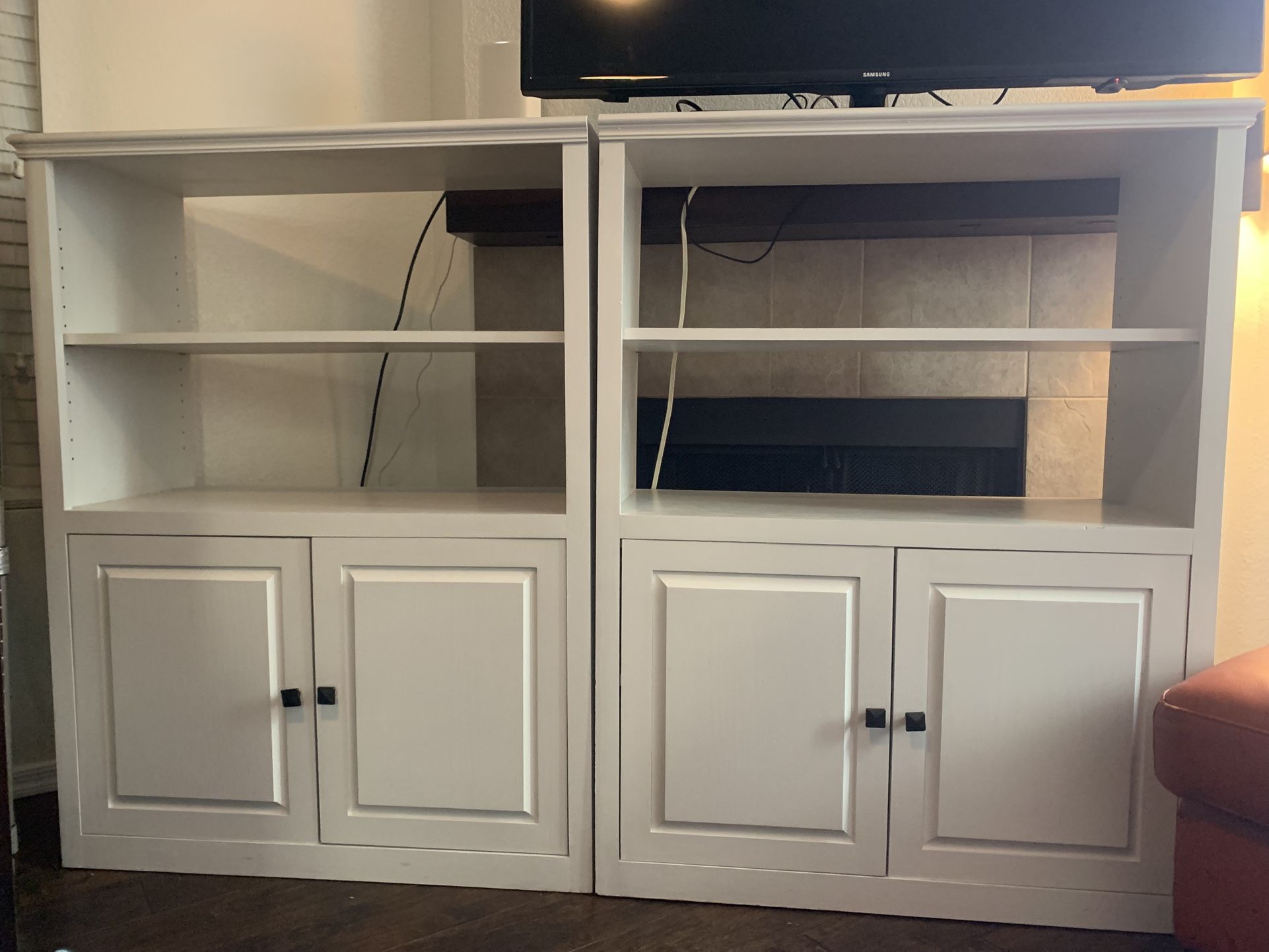 2 Bookshelves In Excellent Condition Sold As A Pair