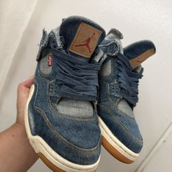 Jordan’s 4 Levi’s