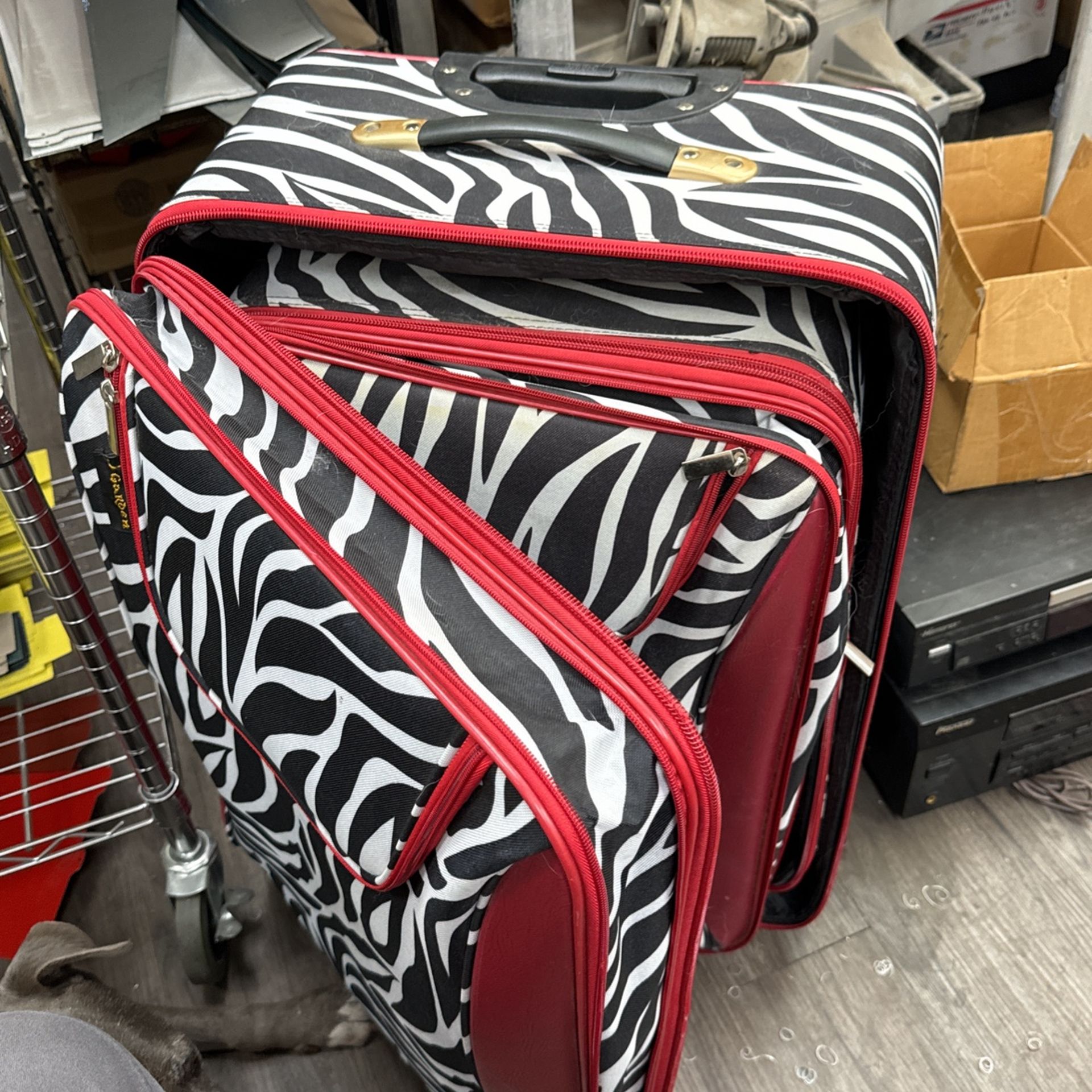 J Garden Zebra Print Suitcase Set (2 Sizes)