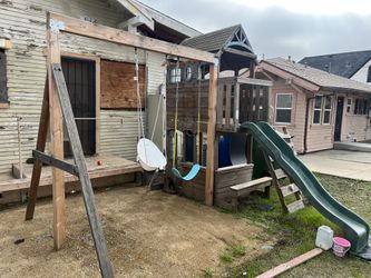 Tree House / Play Ground Set 