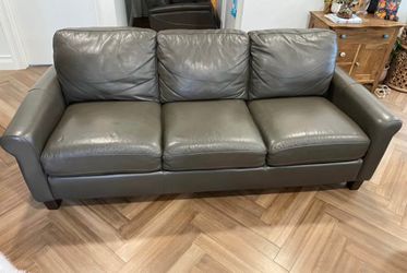 🏷️ Macy's Grey Top-Grain Leather Sofa – Excellent Condition