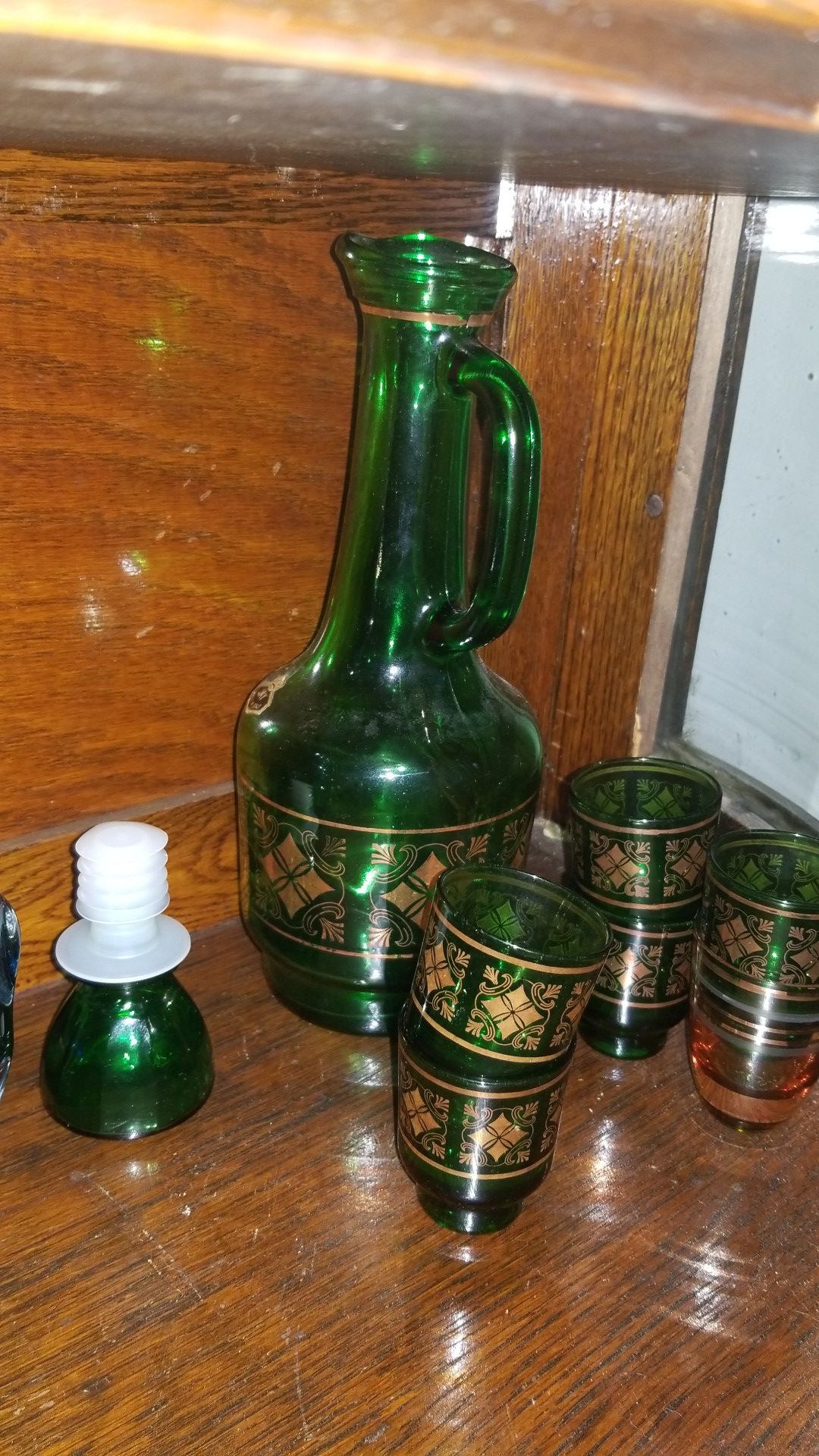 Sale today only! Antique Decanter w shot glasses