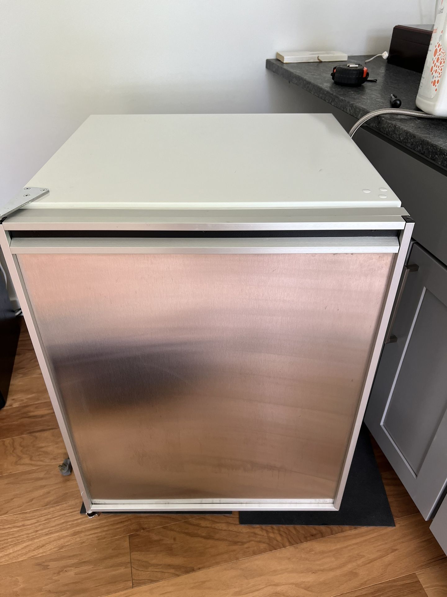 Sub Zero Under Counter Refrigerator With Freezer And Ice Maker 