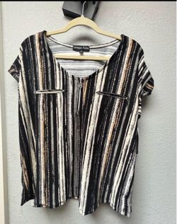 New with Tags - poly / spandex Blouse , size XL ( West Seattle , Renton or Maple Valley)