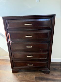 Crown Mark 5 Drawer Tall Dresser / Chest – Espresso Wood