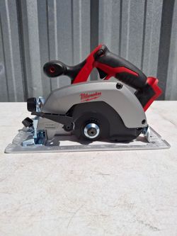 Milwaukee M18 Cordless 6-1/2" Circular Saw (tool only)