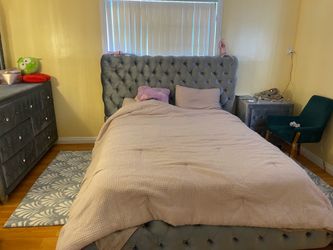 Bedroom set