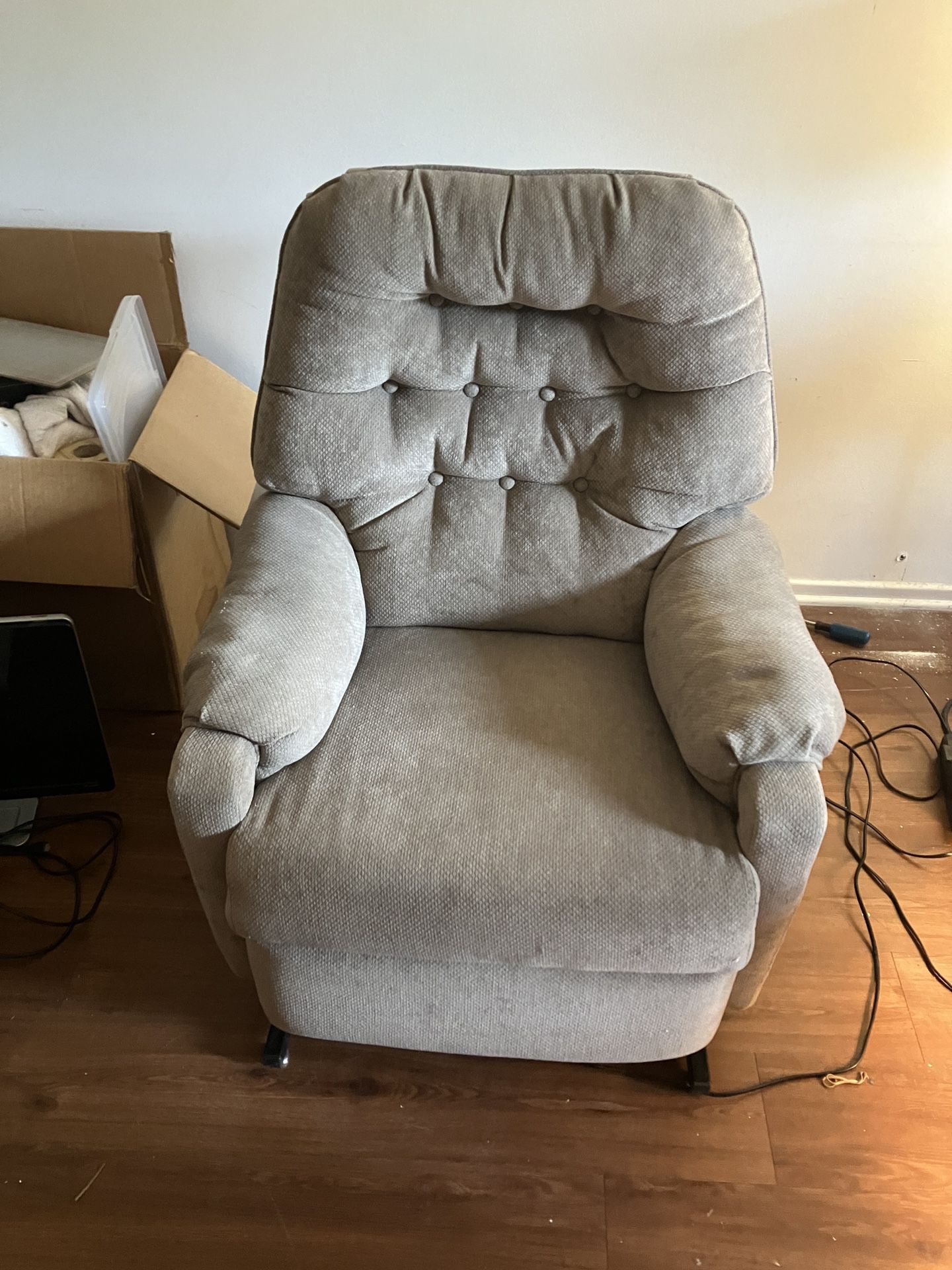 Electric Recliner Good Condition 