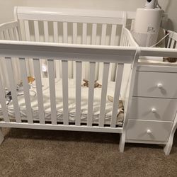 Crib WithChanging Table