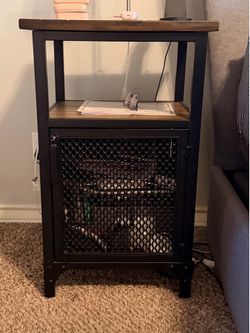 Side Tables/Nightstands