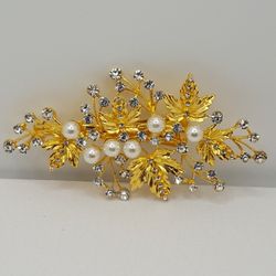 Vintage, Hair pin, Crystal and Pearls with Leaves Style. New with out tag.
