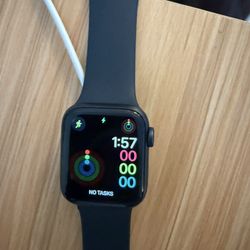 Apple Watch SE 40 mm