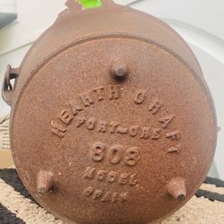 ANTIQUE CAST IRON DUTCH OVEN
