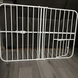 Carlson Pet Barrier with Cat Door