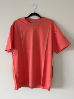 NWT Men’s Essentials SS Tee Coral ~ Small