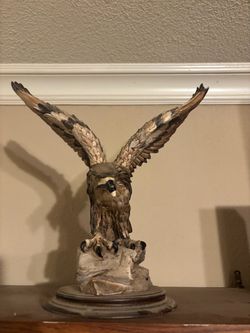 Elegant Italian Eagle Sculpture