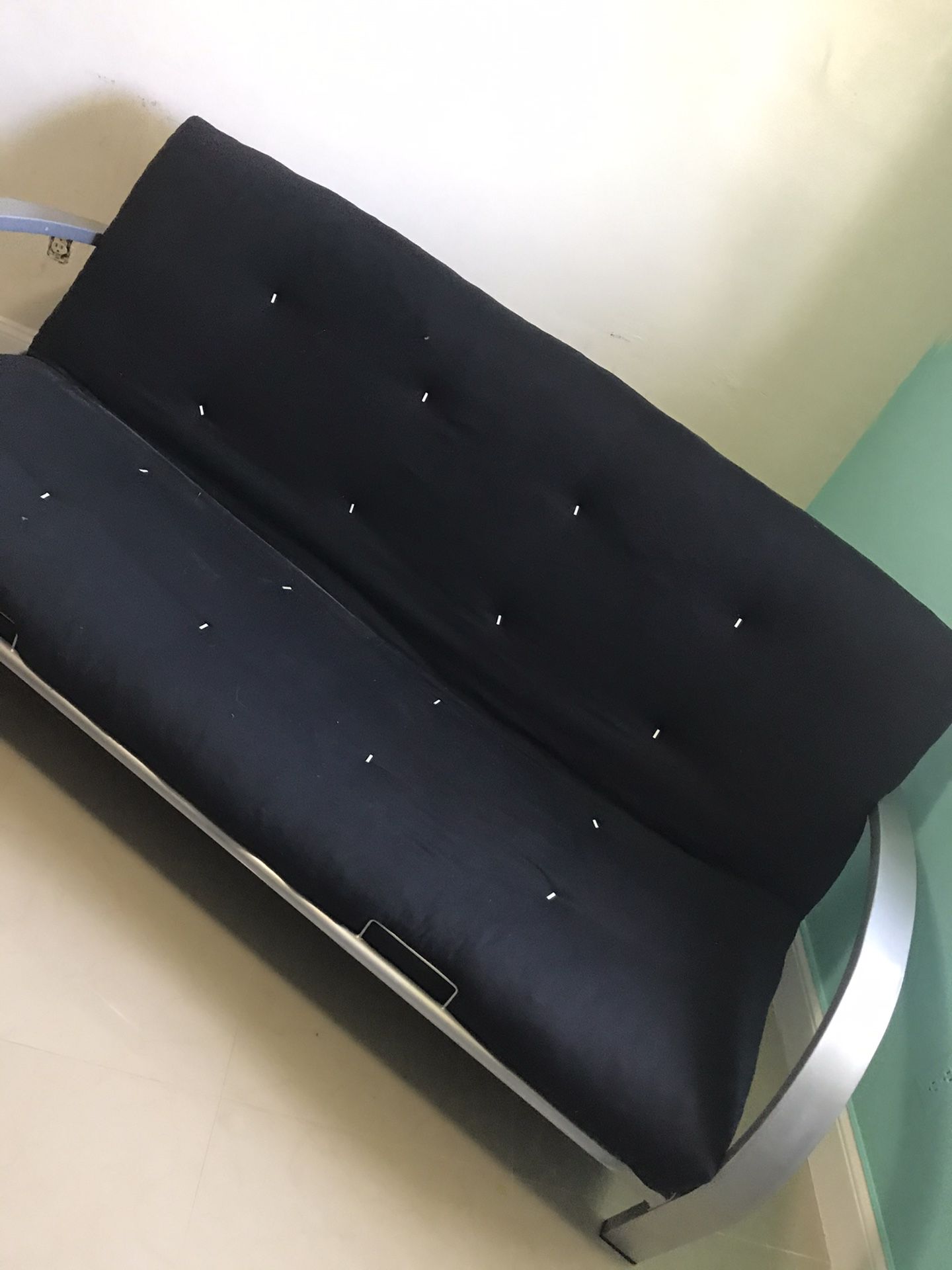 Futon Bed in excellent condition . Must be able to pick up in North Miami ...... serious inquiries only !