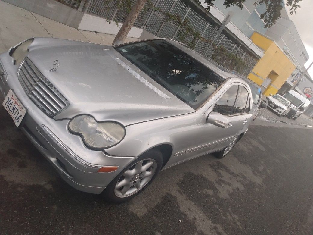 2002 Mercedes-Benz C-Class