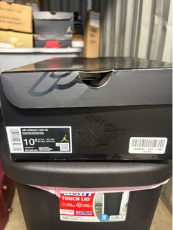 Men’s 10.5 Space Jam Jordan 1 mid