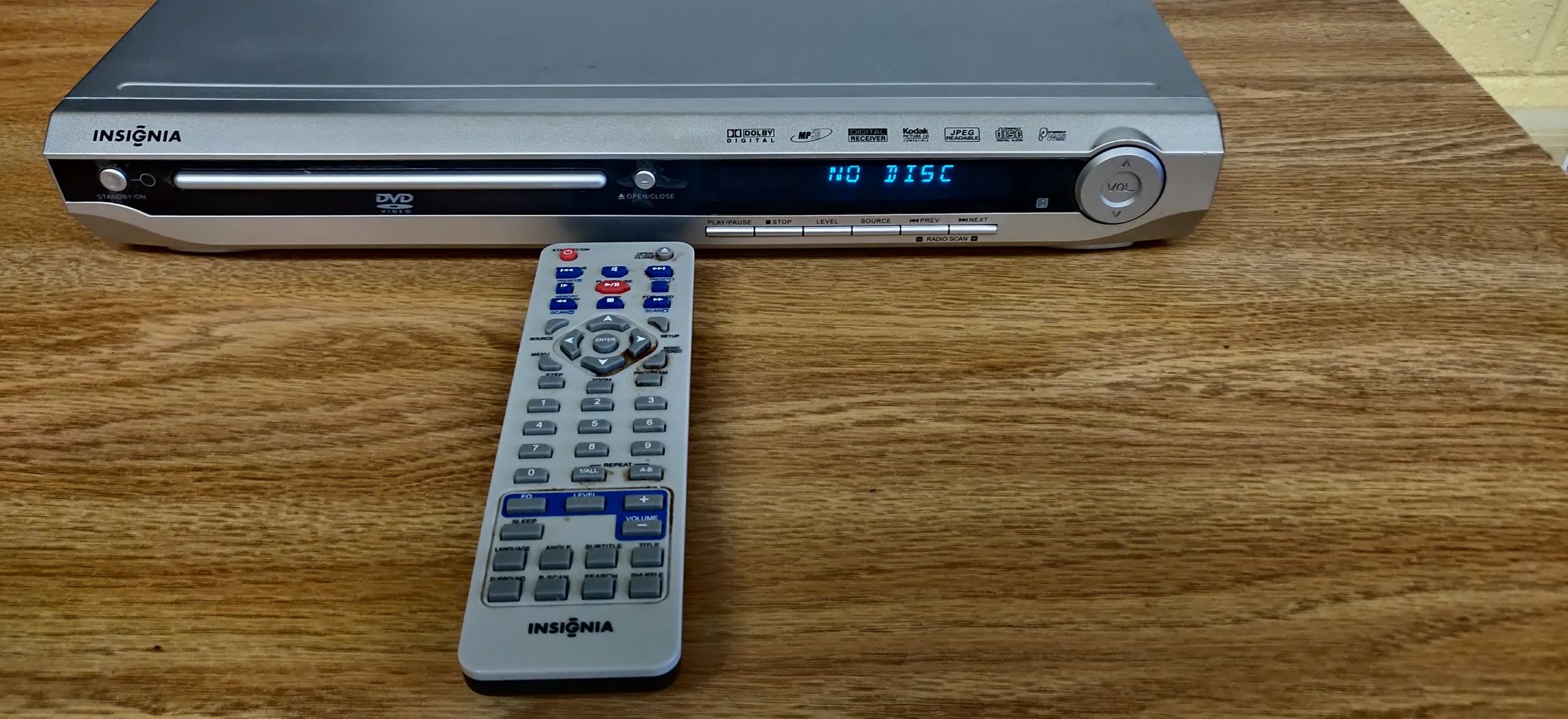 Insignia dvd player with remote
