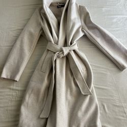 Zara coat. Size: Small