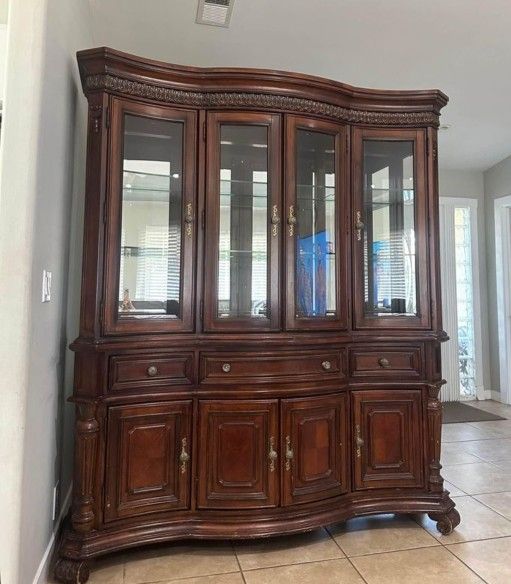 Italian Design Buffet/ Hutch