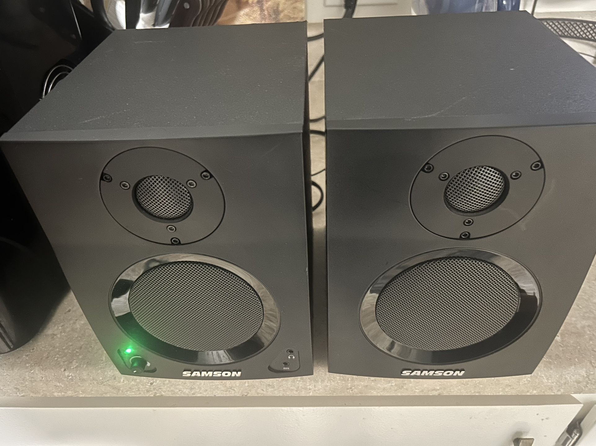 Samson Media One. BT4 Active Monitors. Bluetooth 