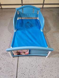 Disney Frozen Plastic Toddler Bed