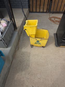 Industrial  momp bucket