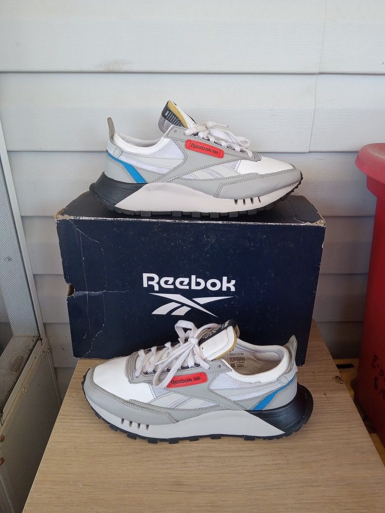Reebok Classic Leather Legacy
Stark Grey