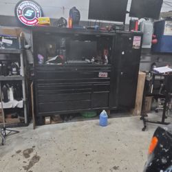 US GENERAL SERIES 3 HUTCH,LOCKER AND 56IN TOOL BOX