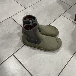 Simms Fishing shoes 