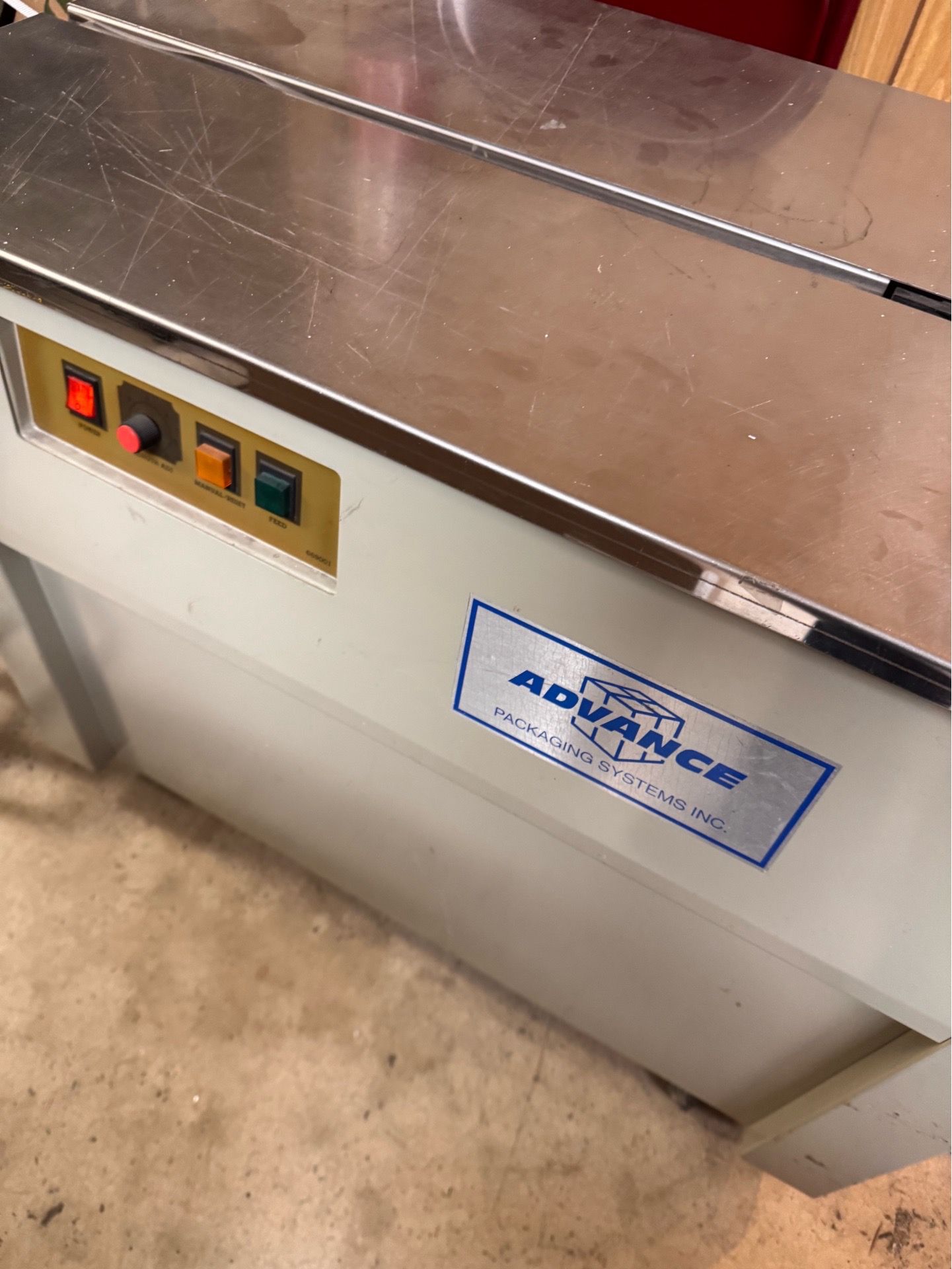 Semi Automatic Strapping Machine
