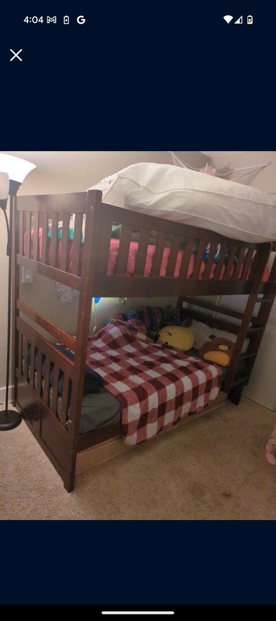 Bunk bed 